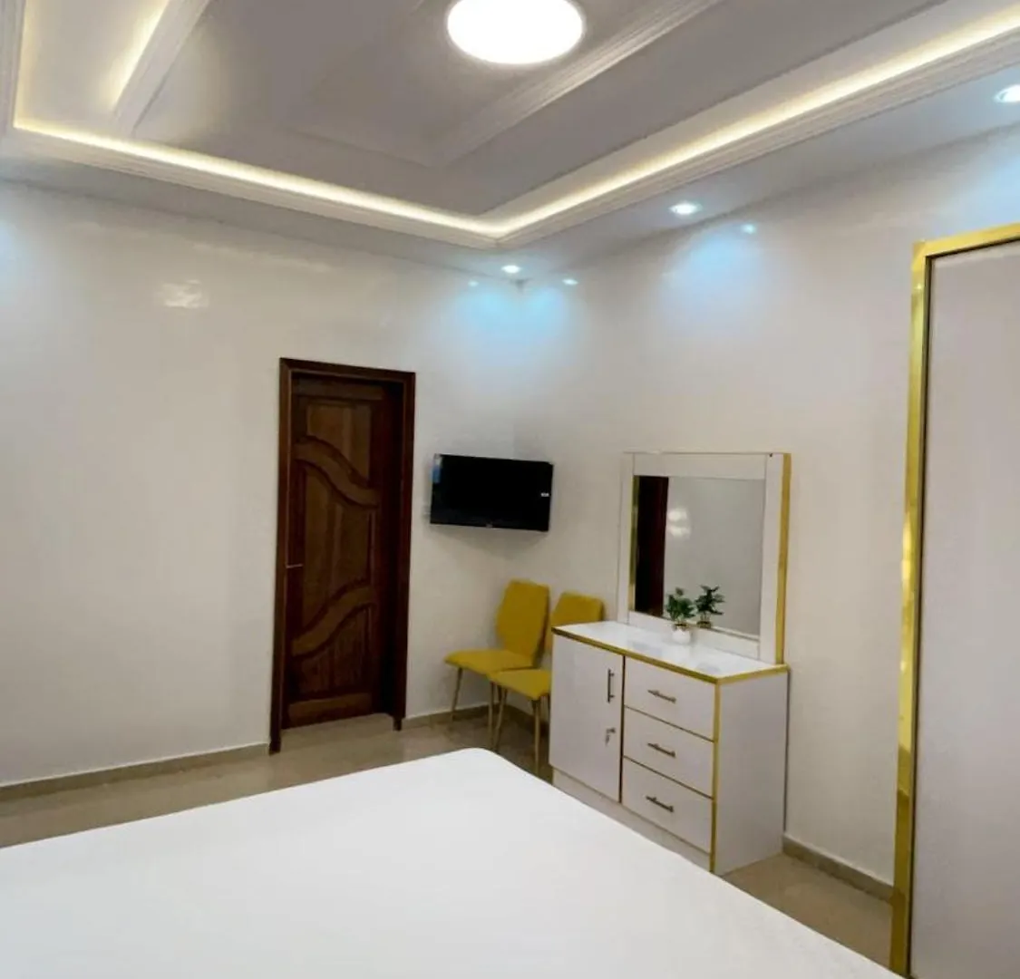 Appartement Cozy Bien Equipe A Mamelles Dakar Apartment