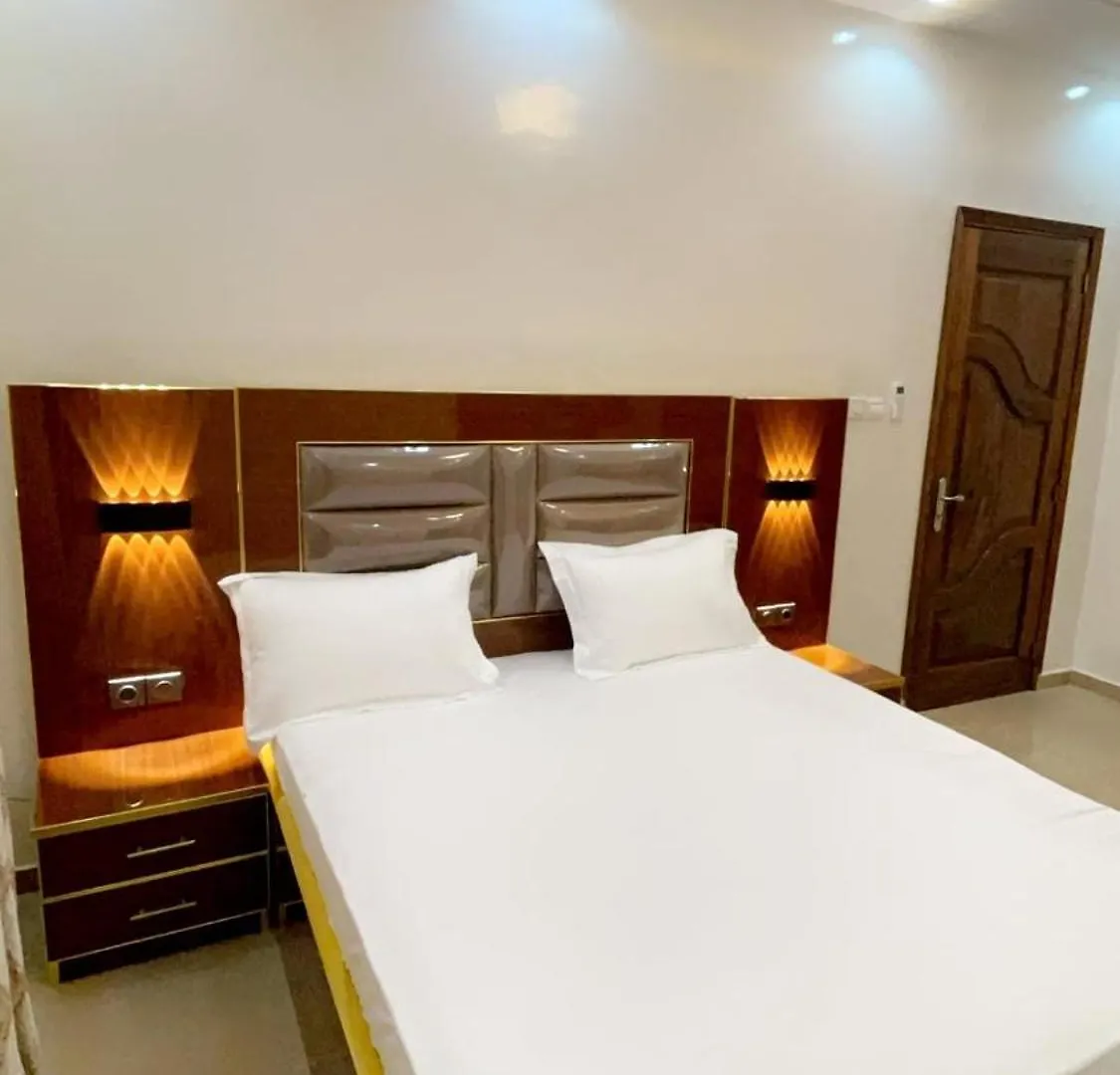Appartement Cozy Bien Equipe A Mamelles Dakar Apartment