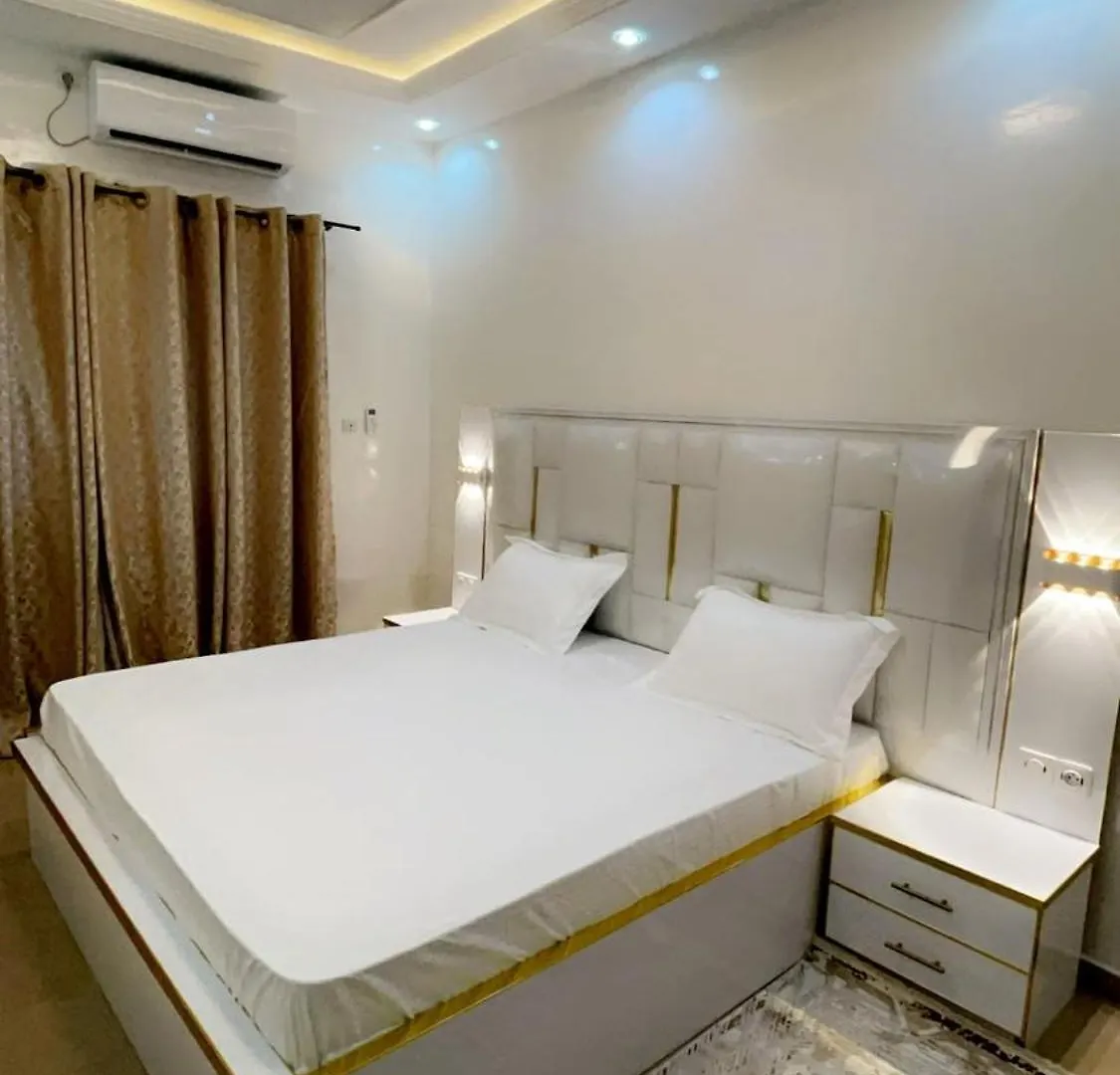 Appartement Cozy Bien Equipe A Mamelles Dakar Apartment